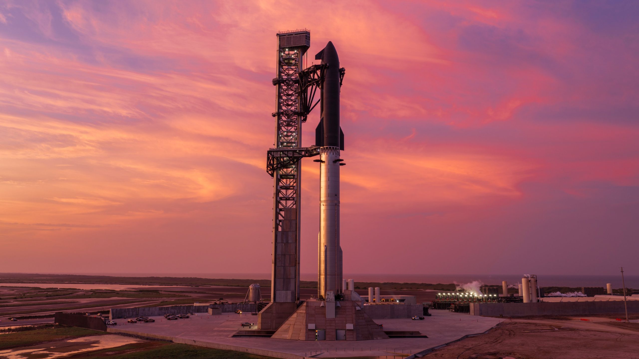 SpaceX Flight 14 Starship Rocket Launch